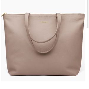 Classic Leather Zipper Tote in Stone pebbled leather